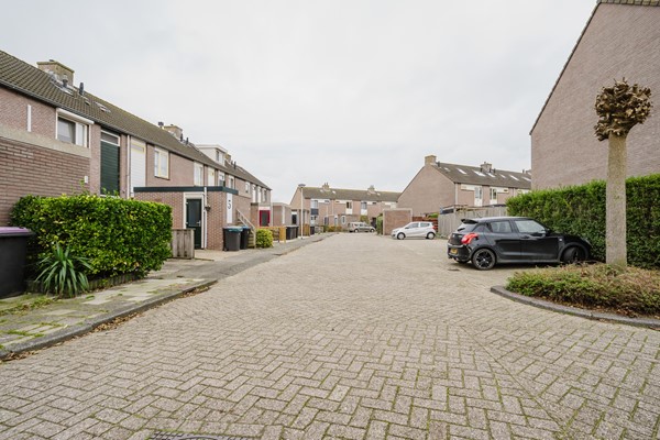 Medium property photo - P. Hellendaalstraat 14, 3208 AP Spijkenisse